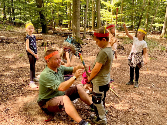 Drei erlebnisreiche Tage im Jugendwaldheim – Kinder der Ferienbetreuung und der Ferienspiele erlebten den Weilburger Wald